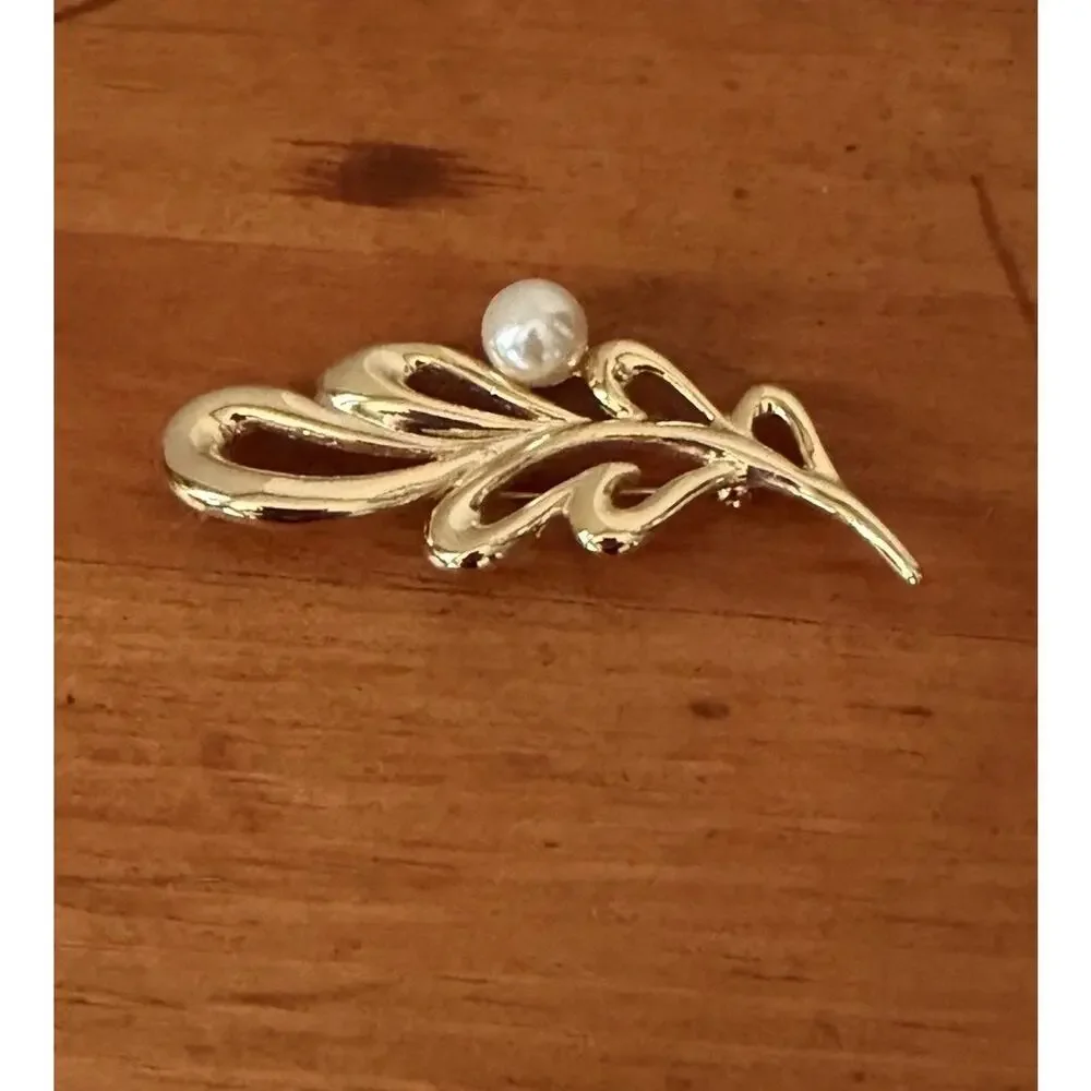 Vintage Gold Tone Faux Pearl Leaf Spray Brooch Openwork Modernist Statement Pin